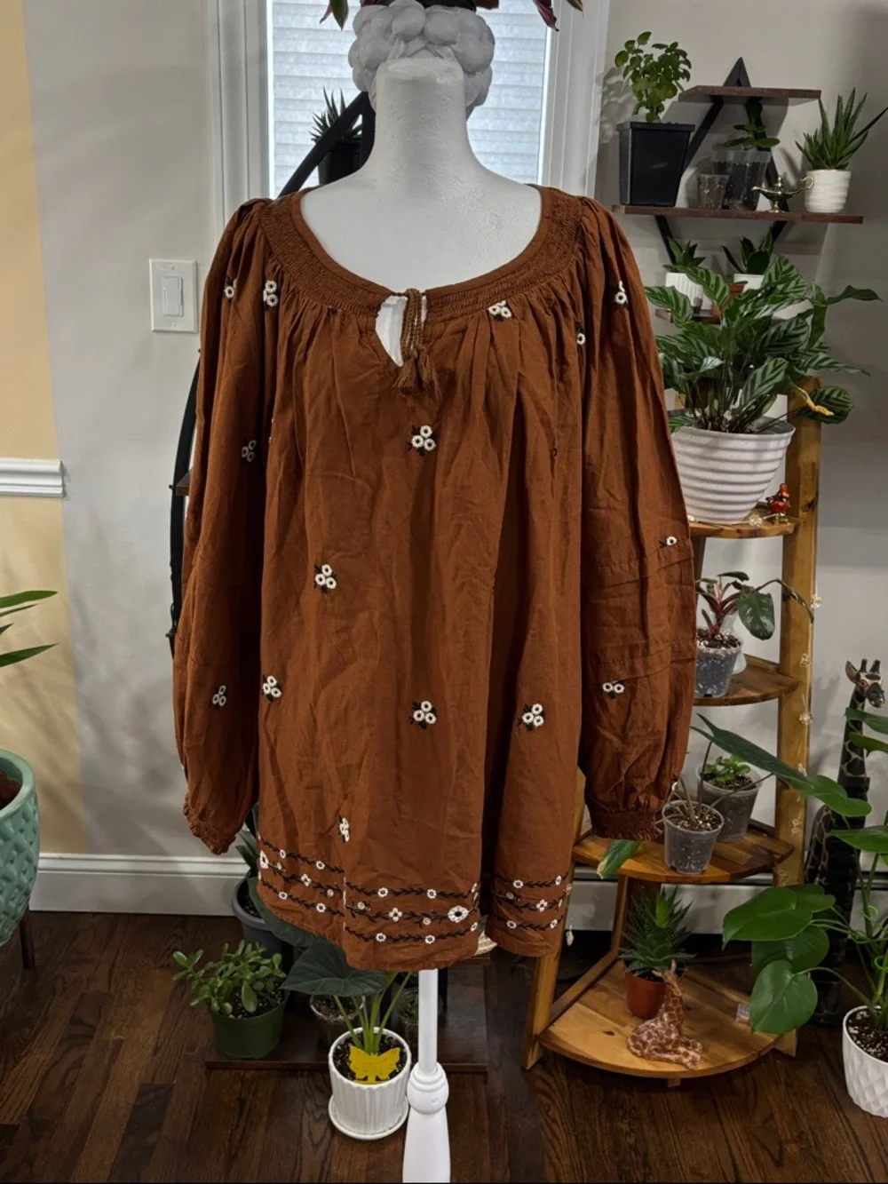 Old Navy floral embroidered woven peasant top size 4X